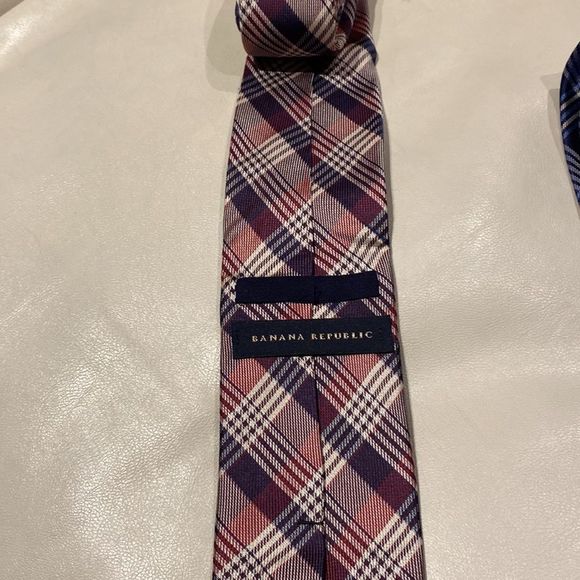 2 Banana Republic Silk Ties - Picture 5 of 6